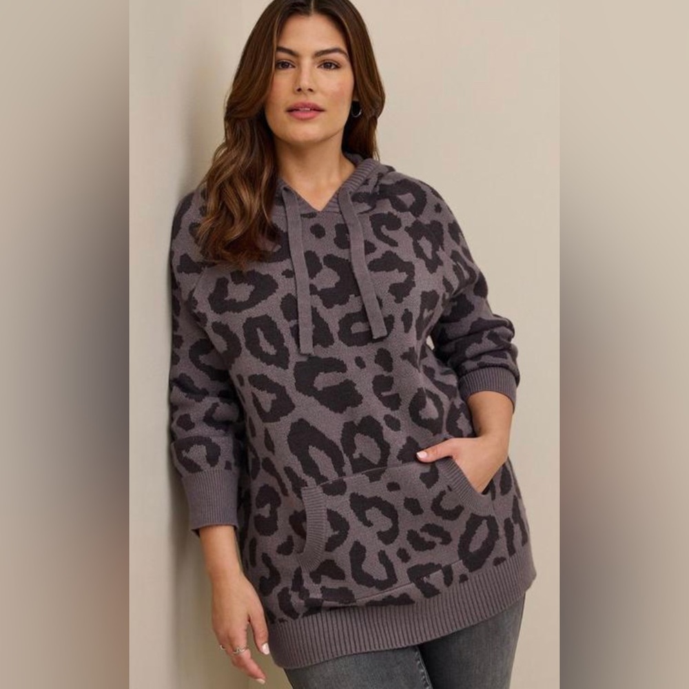 Torrid Jacquard Pullover Hooded Sweater.  Size 1 (14/16) NWT Grey Leopard